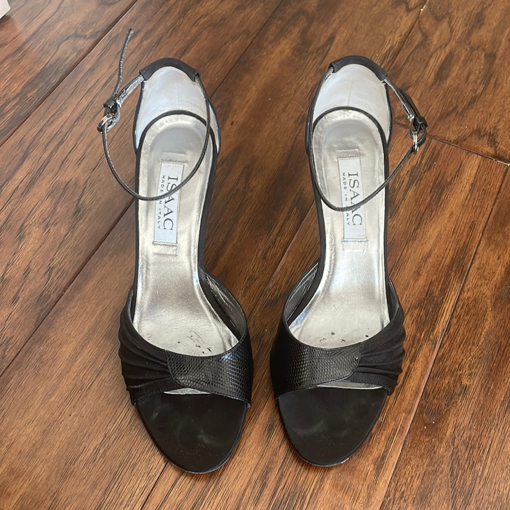 Perfect black heels size 7.5